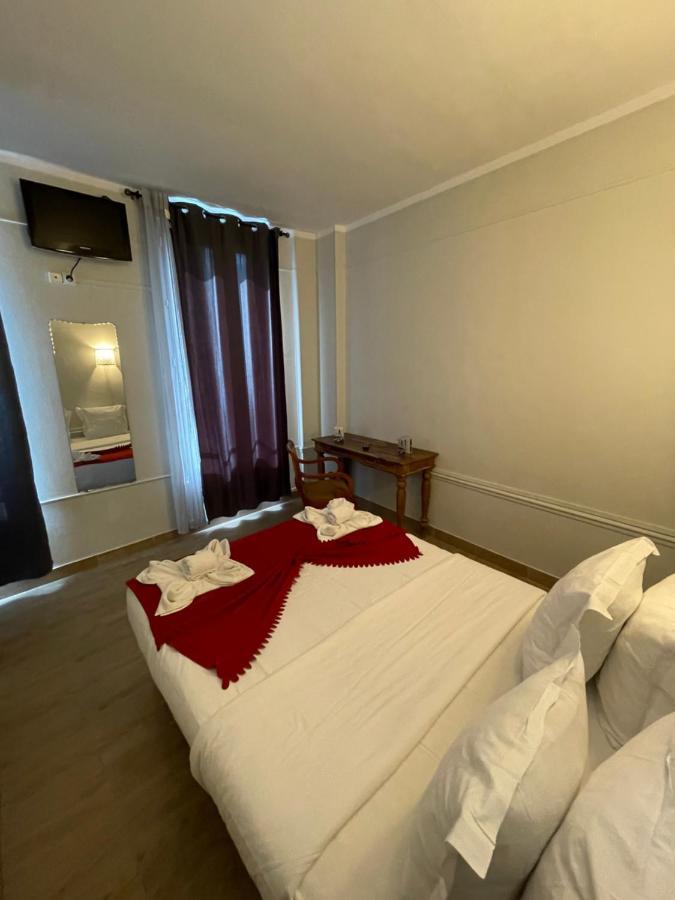 Hotel Central Сен-Дени Экстерьер фото