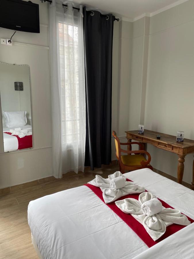 Hotel Central Сен-Дени Экстерьер фото